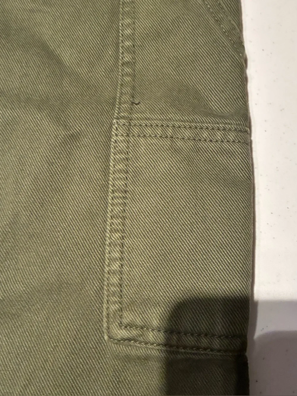 NWT Aritzia TNA Greenwich Carpenter Pant in GD Fatigue Green Size 00 - Picture 12 of 14
